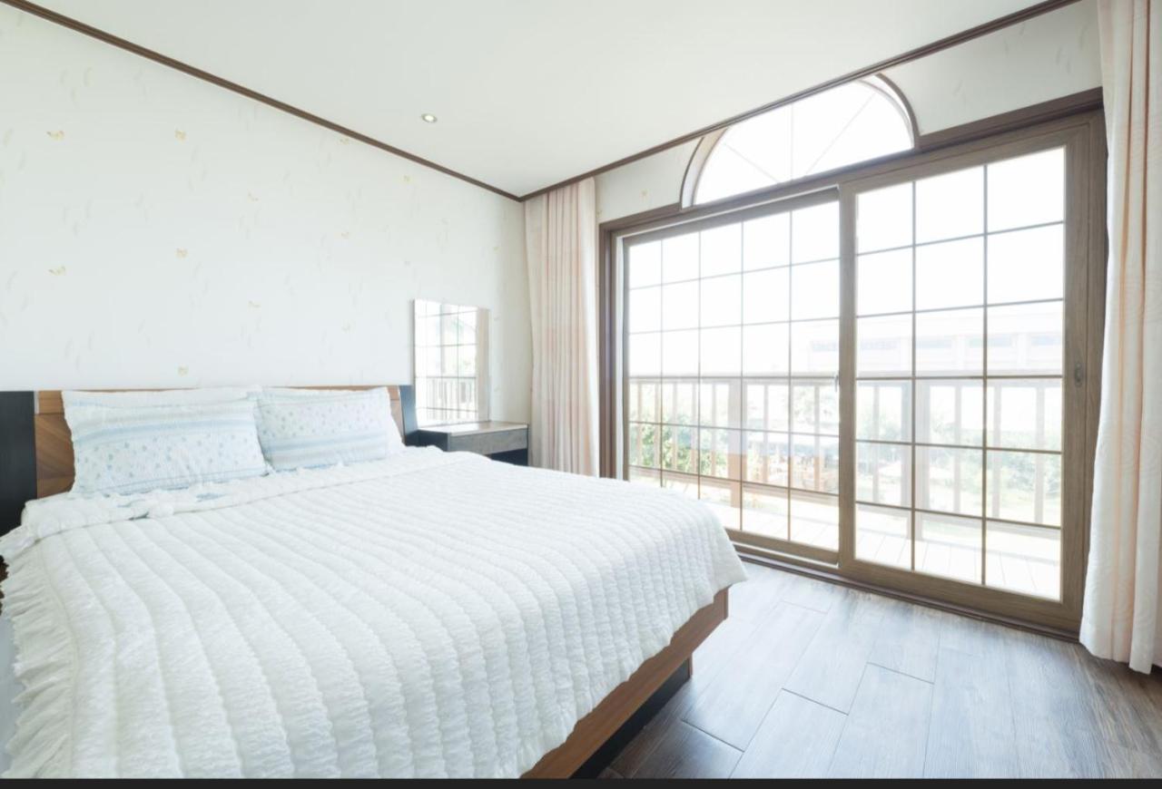 Jeju Time-Travel Pension Exterior photo